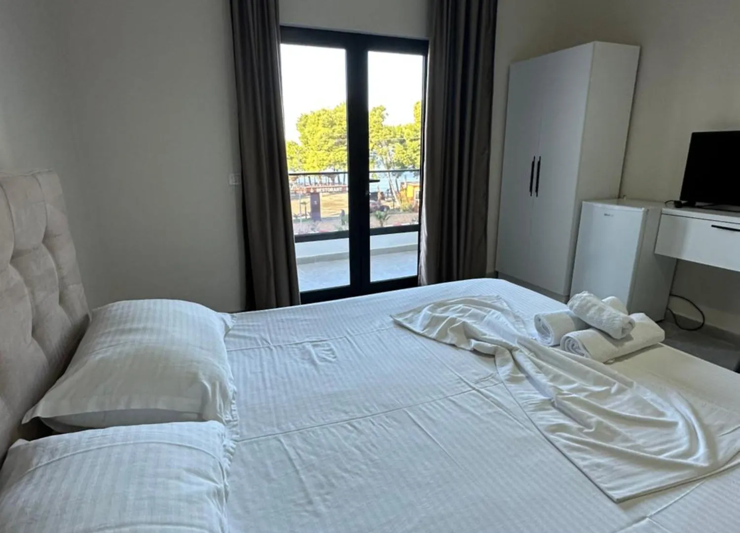 Molla Hotel Restorant Shëngjin