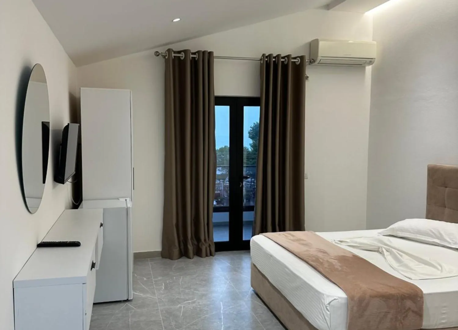 Molla Hotel Restorant Shëngjin