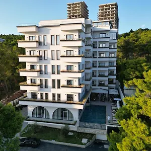 4* Hotel Great White
